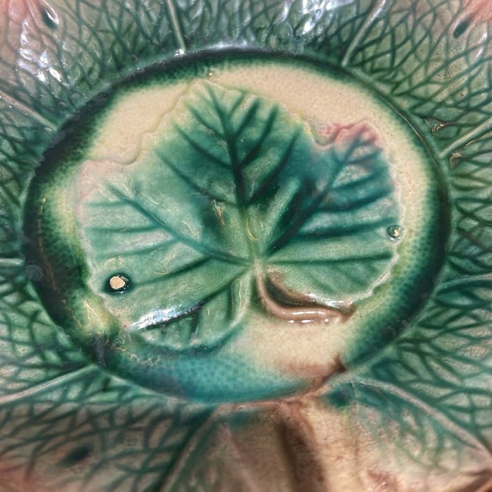 Antique Majolicaca leaf plate, 7” - Picture 2 of 3